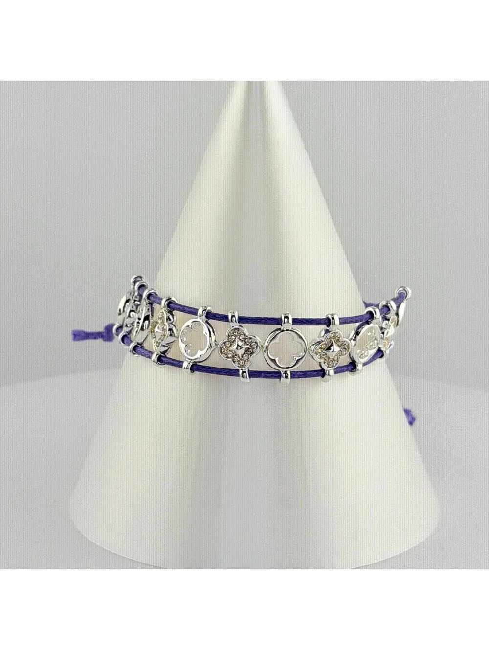 Bomb Party Single Stack Clovers Bracelet - on Silver Plating #170